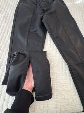 Vibrant Women’s Black Skinny Jeans with Front Seam & Split Hem